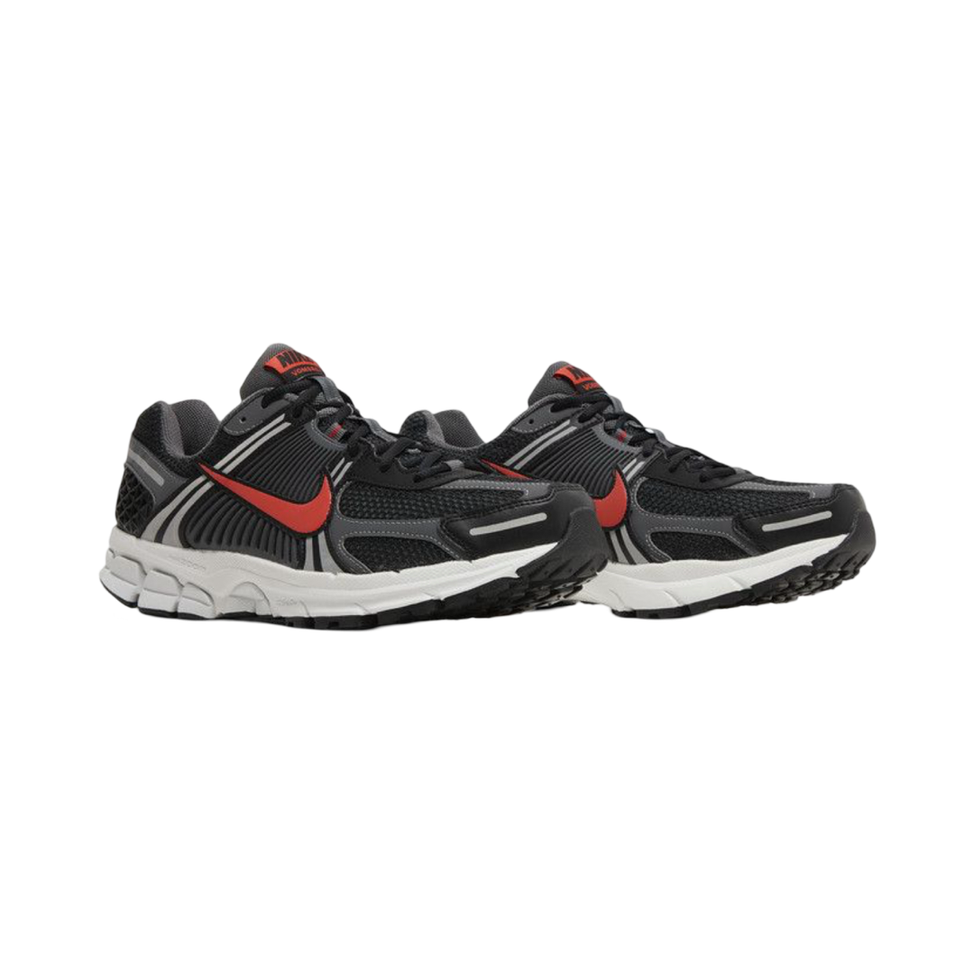 NIKE ZOOM VOMERO 5