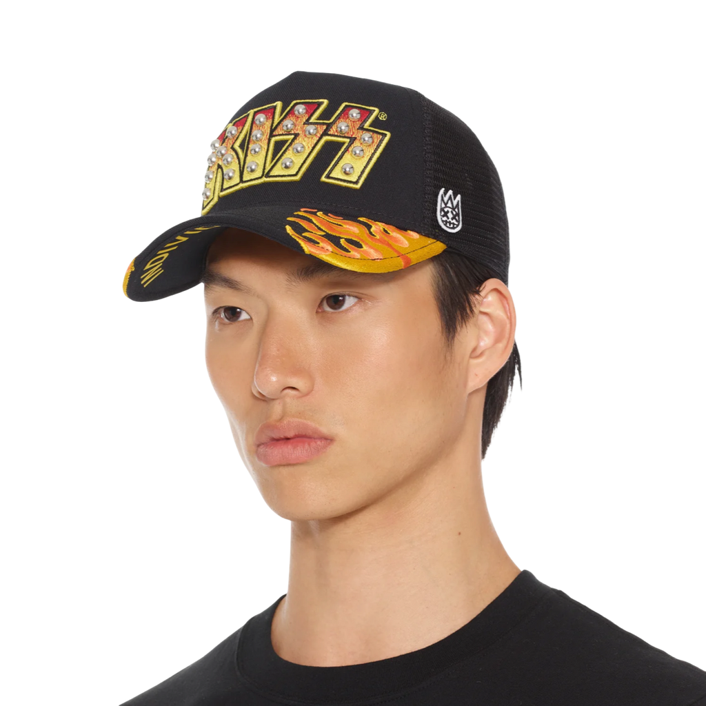 Cult's Kiss Logo Trucker Hat in Black