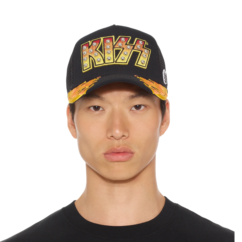 Cult's Kiss Logo Trucker Hat in Black